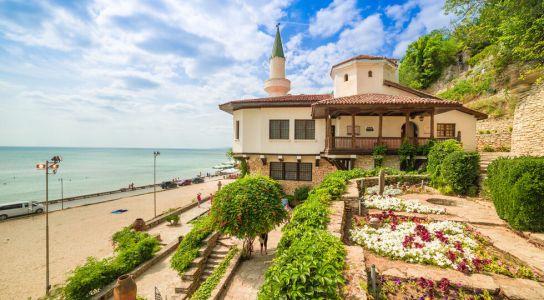 Невероятното Северно Черноморие с море от лалета в Балчик