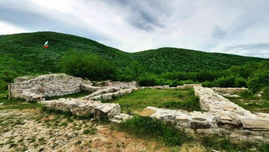 Крепост Мисионис - водопад Боаза - Търговище – Свещарска гробница - Демир Баба Теке