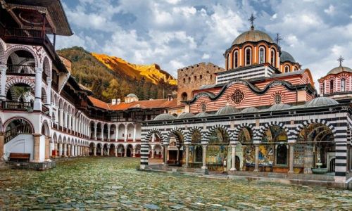 Рилски манастир и Стобските пирамиди