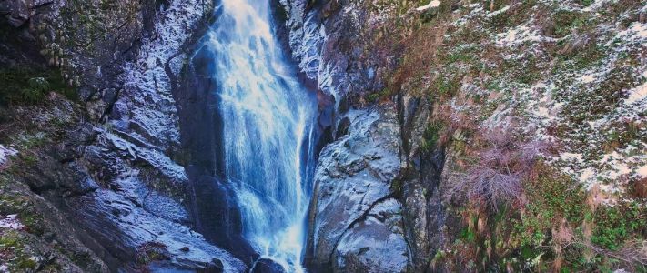 Устински водопад