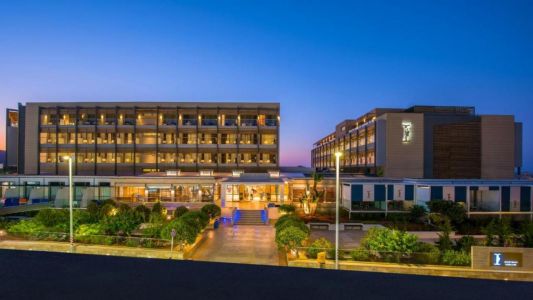 I-RESORT BEACH HOTEL AND SPA